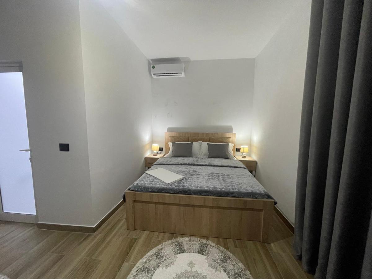 Four Generation Hotel Široka Extérieur photo