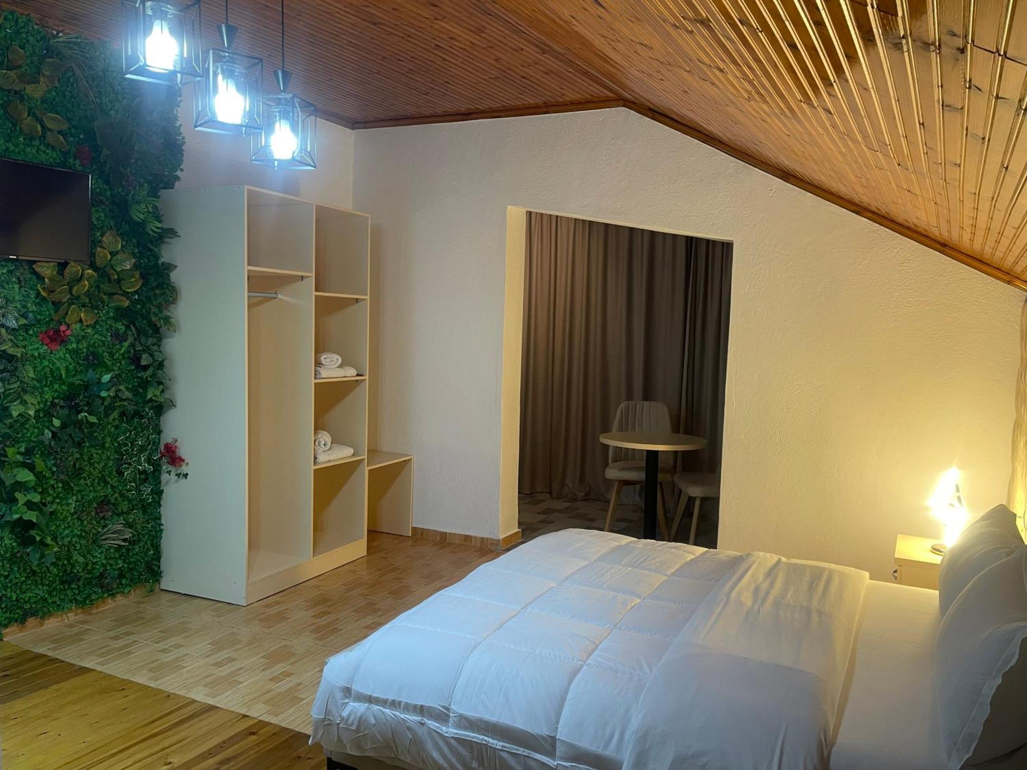 Four Generation Hotel Široka Extérieur photo