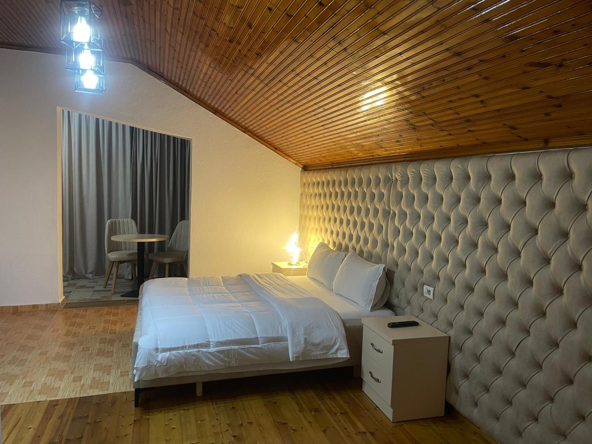 Four Generation Hotel Široka Extérieur photo