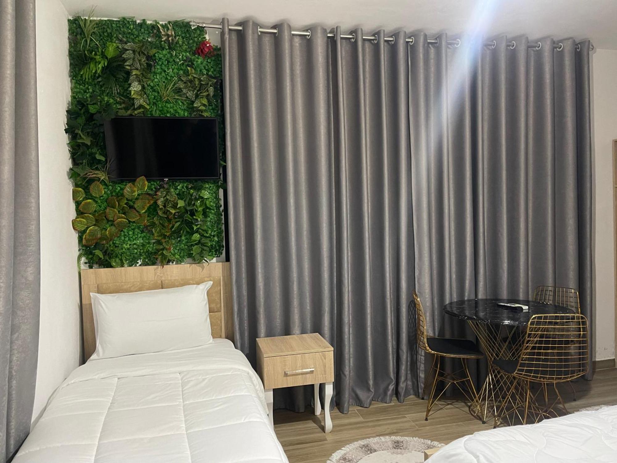 Four Generation Hotel Široka Extérieur photo