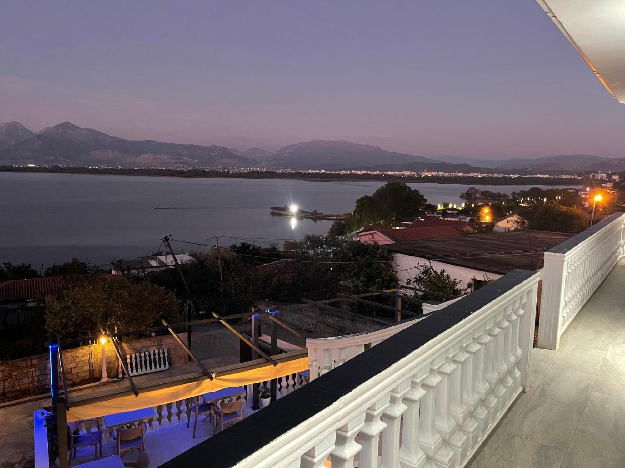 Four Generation Hotel Široka Extérieur photo